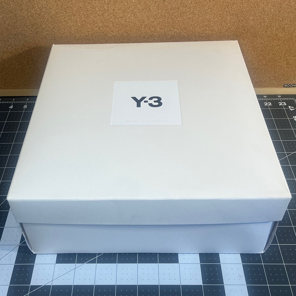 Adidas Y-3
GSG9
Brand new - Picture 11 of 11